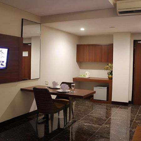 Atrium Premiere Cilacap Exteriör bild