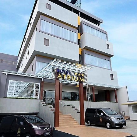 Atrium Premiere Cilacap Exteriör bild