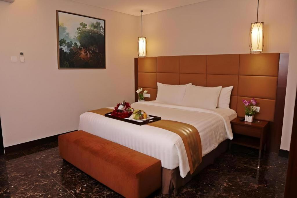 Atrium Premiere Cilacap Exteriör bild