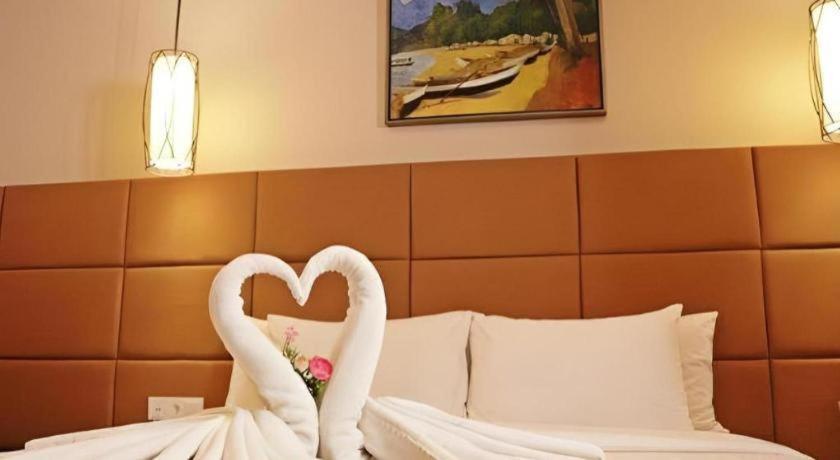 Atrium Premiere Cilacap Exteriör bild