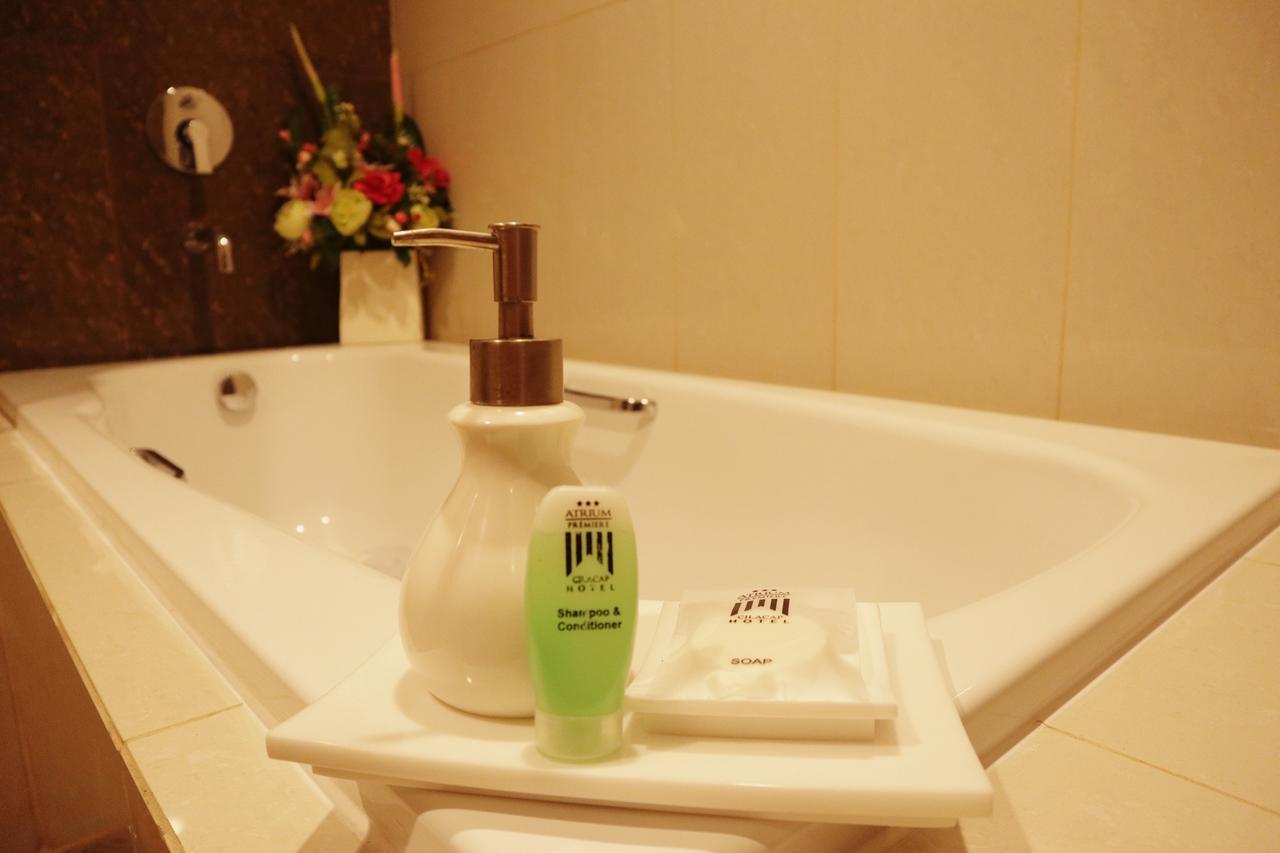 Atrium Premiere Cilacap Exteriör bild